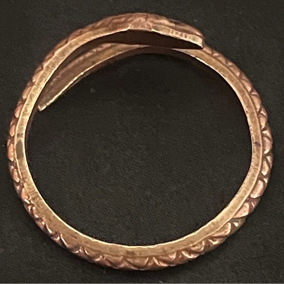 Very detailed solid copper snake ring and snake pattern earrings - Picture 4 of 11